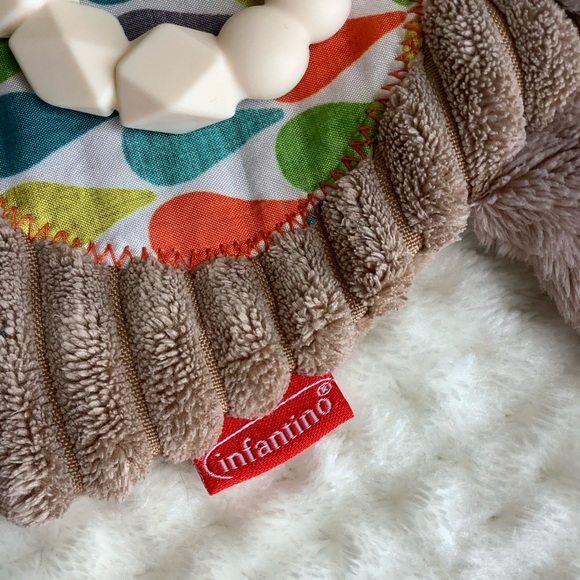 Infantino Brown and Green Sloth Stuffed Animal Crinkle Sensory Teething Toy - Picture 3 of 5